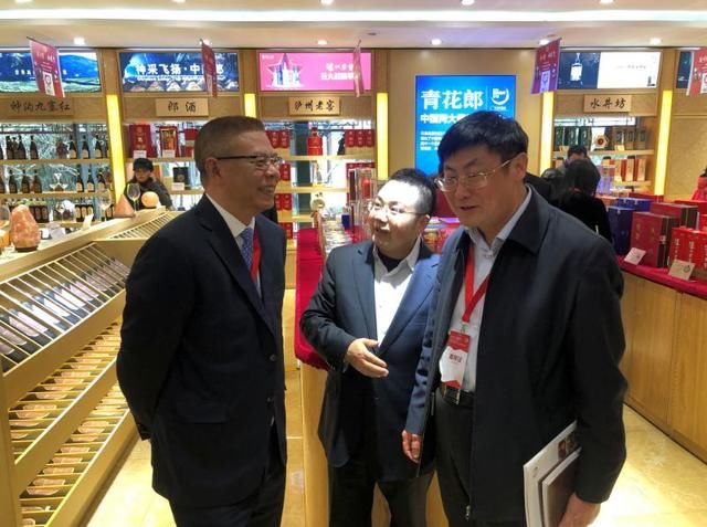 省委书记省长率团赴京推介郎酒等特色川货 卖川货助脱贫