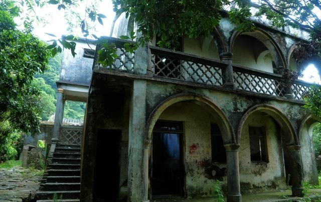 误入深圳大山深处无人村，村子荒芜人烟，一个人走在村子瘆得慌