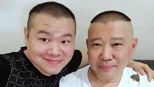 郭德纲和他的徒弟岳云鹏，师父对徒弟的宠爱！最后一图太搞笑了！