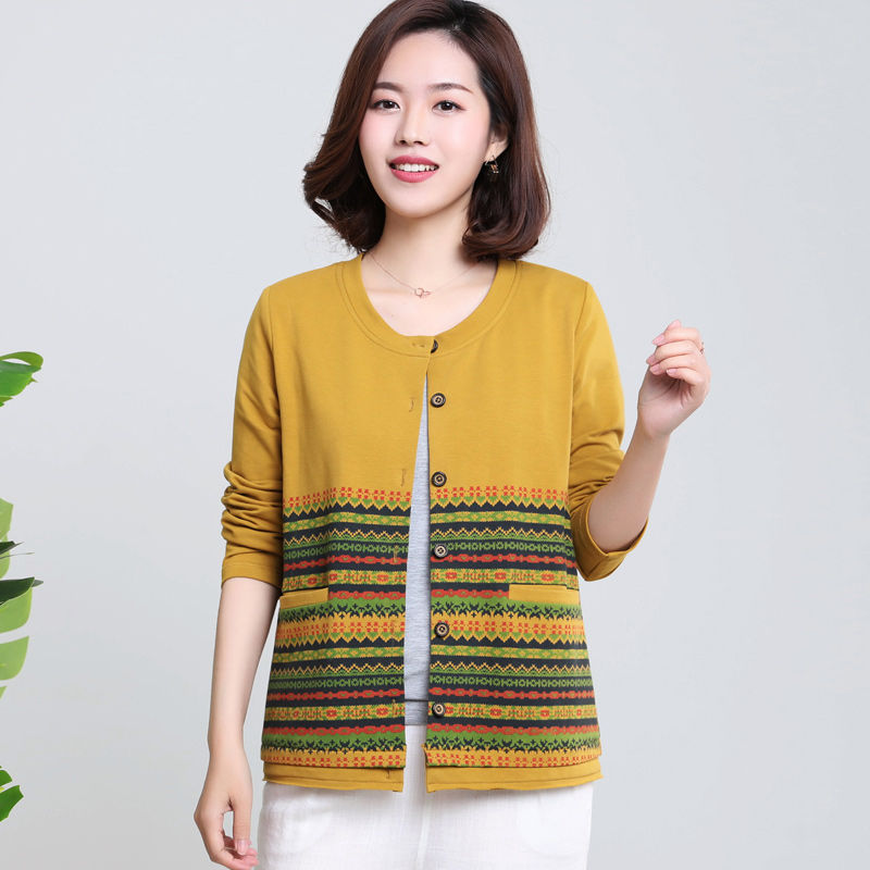 女人若不差钱，强烈建议穿这几款秋装，配烟管裤，减龄十岁都不止