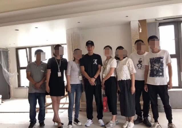 网曝贾乃亮买豪宅与李小璐分居？官方疑回应：做真实的自己