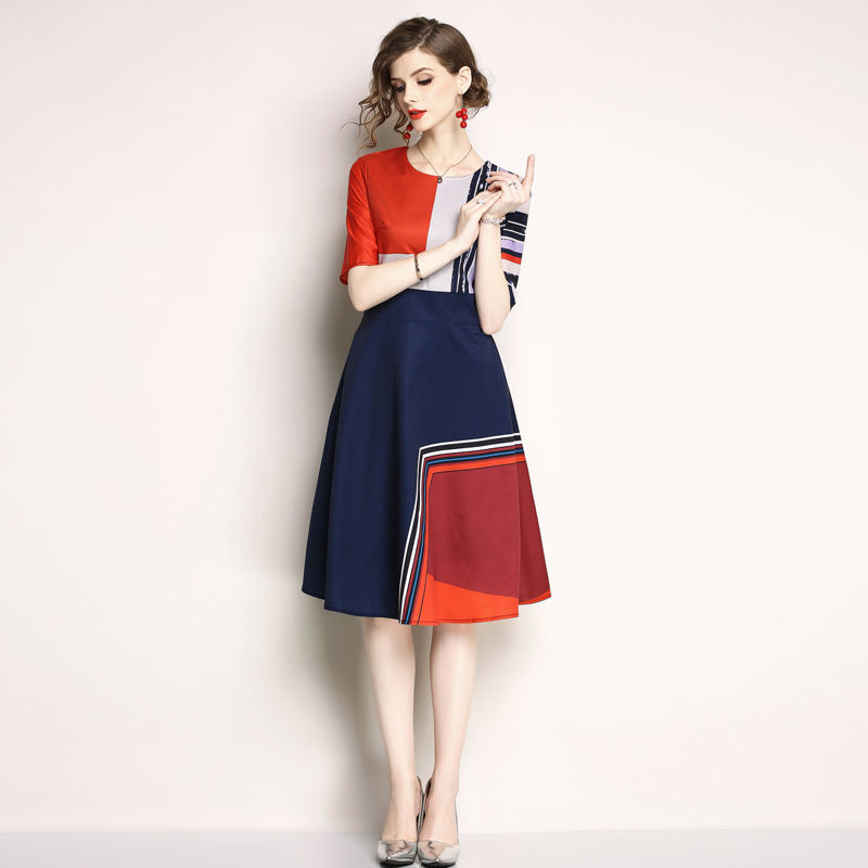 小个子女生都想要的高挑秘密!洋气A字裙+高跟鞋，巨显气质美