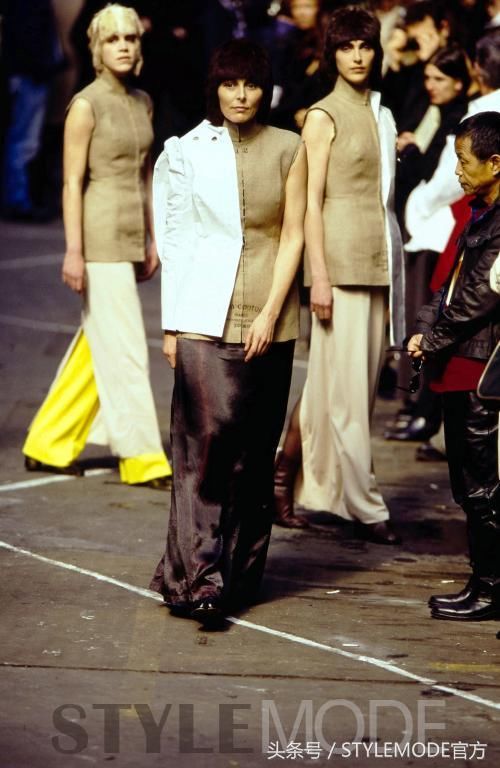 错视感的双拼印花才是今夏秋冬的最新流行指南！