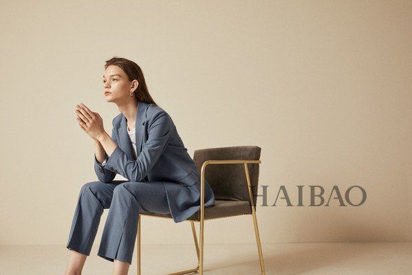 Eifini伊芙丽发布2018秋冬系列: 以“Power Dressing”为主题，80