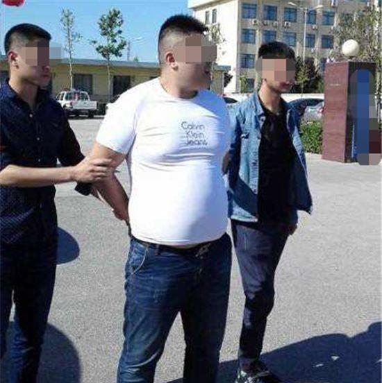 压死一只鸡索赔180万 广东一“村霸”领刑12年