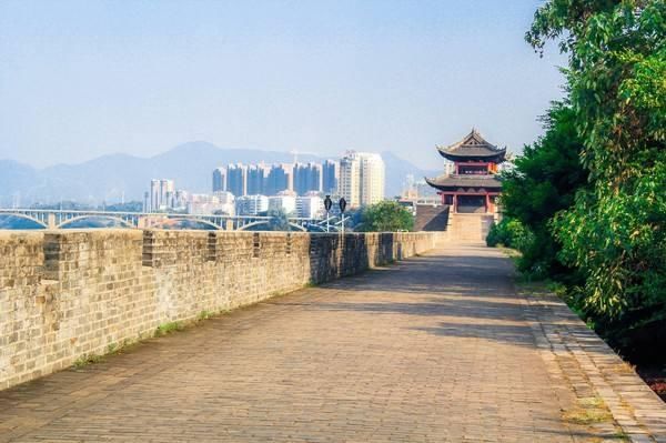 江西第二大城市,人口970万,是国家历史文化名