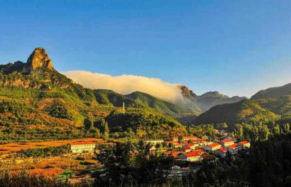 河北满乡深山发现世外桃源，五户人家小山村如水墨画，看美成啥样