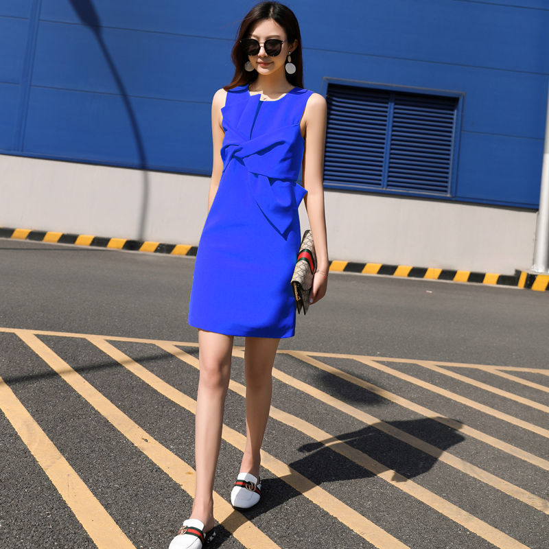 姐姐，你胆子够大的，穿这种连衣裙回家，小心老妈收拾你