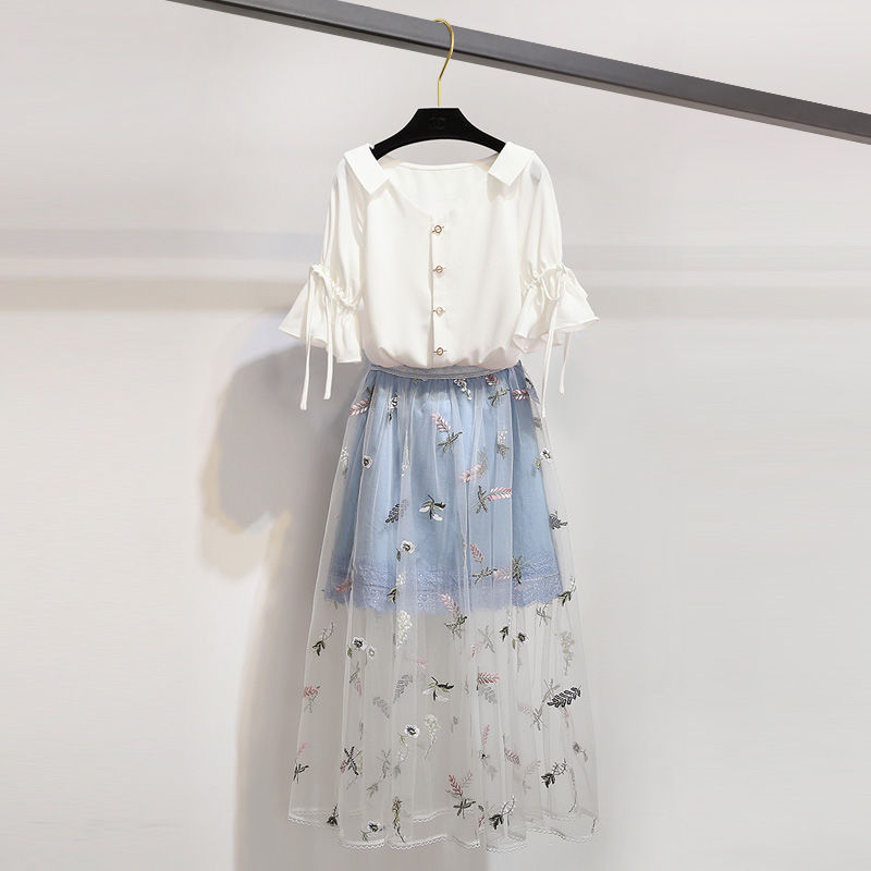 35岁老婆穿包臀裙+高跟鞋，显白鲜嫩像22岁少女，魅力挡不住