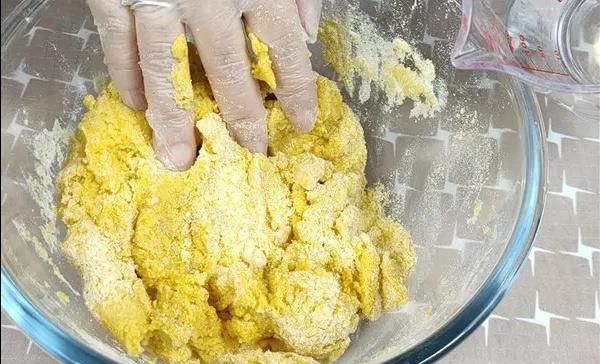  「香甜」窝窝头怎么做才好吃？原来和面有讲究，暄软香甜，出锅比馒头好吃