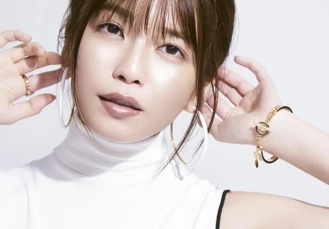 日系妆容教程：让肌肤闪闪发光的河北裕介化妆技巧！