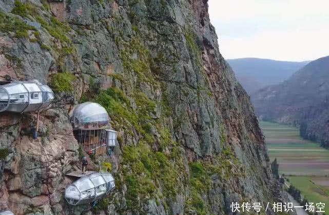 世界最特别的胶囊酒店，不仅全透明而且在悬崖上，一般人不敢入住