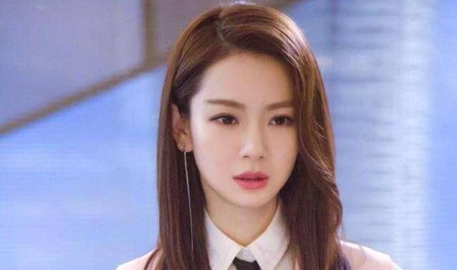 「杨颖」戚薇中韩混血，杨颖中德混血，包贝尔呢