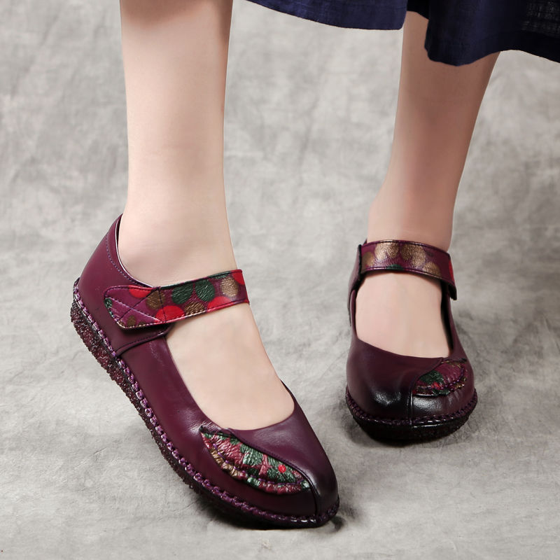 四五十岁女人别穿高跟鞋,新出炉一种“软秋鞋”,上脚轻盈又洋气