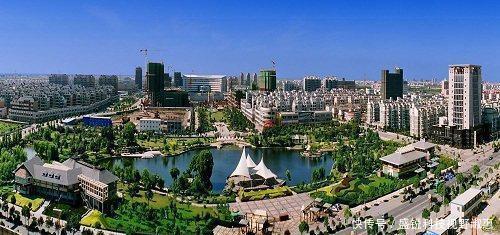 浙江有一城市,比温州 绍兴穷,比宁波小,却是董卿生活过的城市