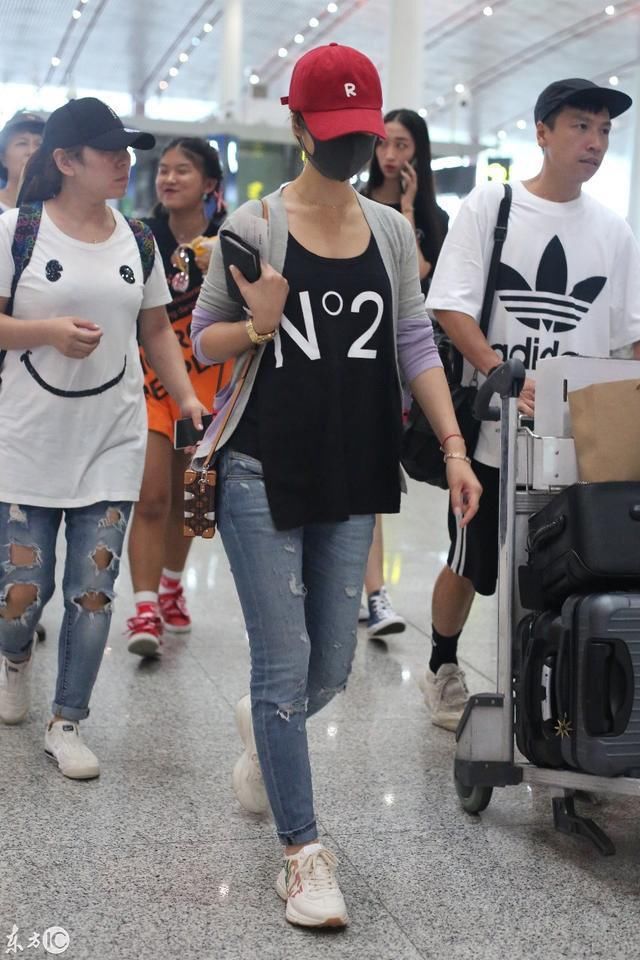 42岁的林心如全身土豪标配，还撞衫董璇佟丽娅，这差距也太大了!