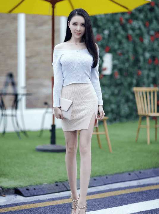 街拍美女: 第一位实在是太有视觉冲击力, 第二位真的是太”方便“