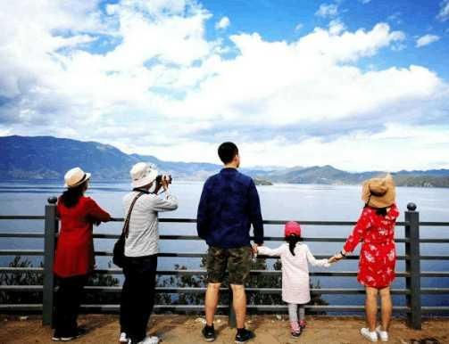 情侣住酒店退房时却被要求补交500, 酒店:做了