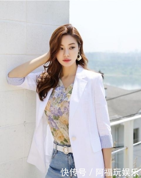  #时尚姑娘#牛仔裤搭配西装，你想要的美它都有