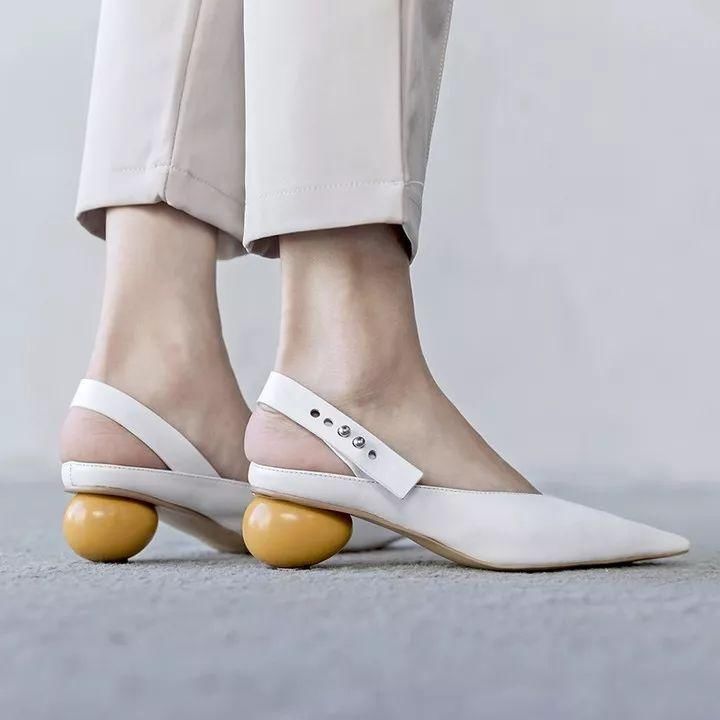 时髦办 | 我的大长腿，是尖头深V穆勒鞋宠出来的!