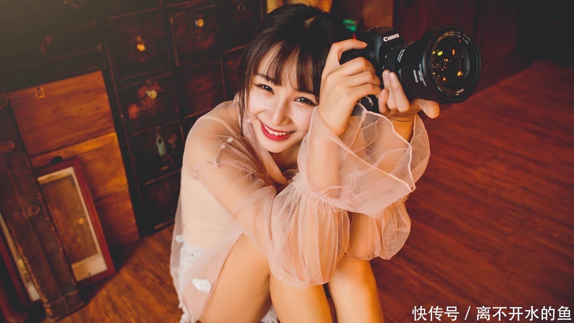 『 图片集』仔细看来，还真是很性感啊，大长腿美女校花图片集