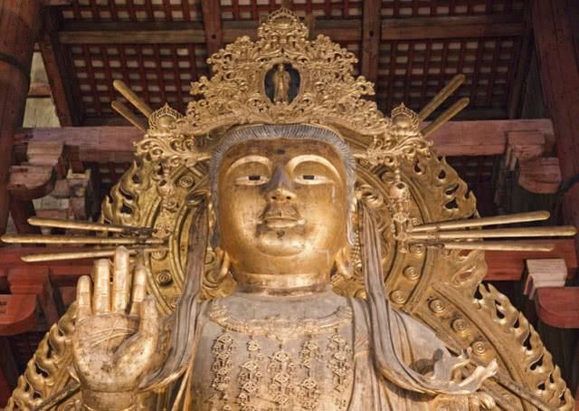 寺庙里的僧人禁止游客拍照，说出来恐怕你都不相信，请文明旅游！