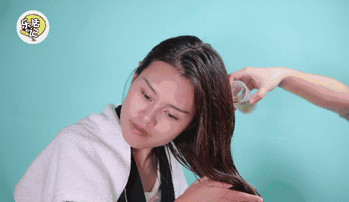 洗头时放2粒这个，头发乌黑不出油，再也不用去洗发店!