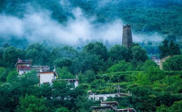 稻城亚丁，不是你梦想中的地方