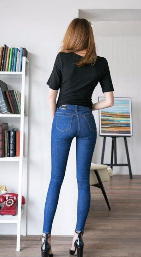 百搭牛仔裤的几种穿搭技巧！