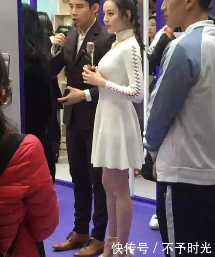 当江疏影和热巴同穿白色连衣裙, 网友: 骨感美与丰满美的差距