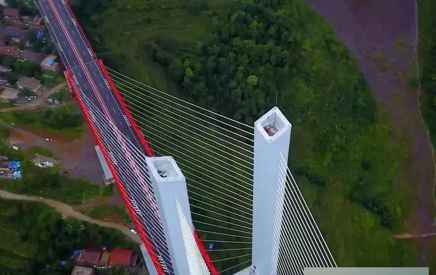  「绳子」印度： 中国用绳子固定桥梁怕是要断, 中国： 你能弄断