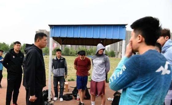  [CBA]巩晓彬大手笔来了！山东男篮进行人员调整 CBA名将离队