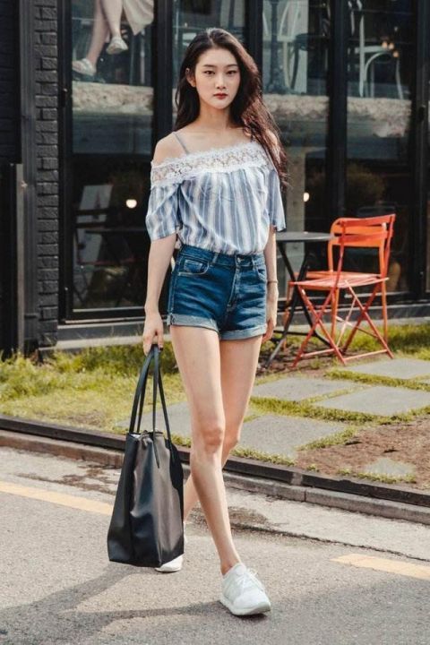  #来点#T恤总是太无趣？今夏来点不一样的短袖单品，穿上就不想脱下！