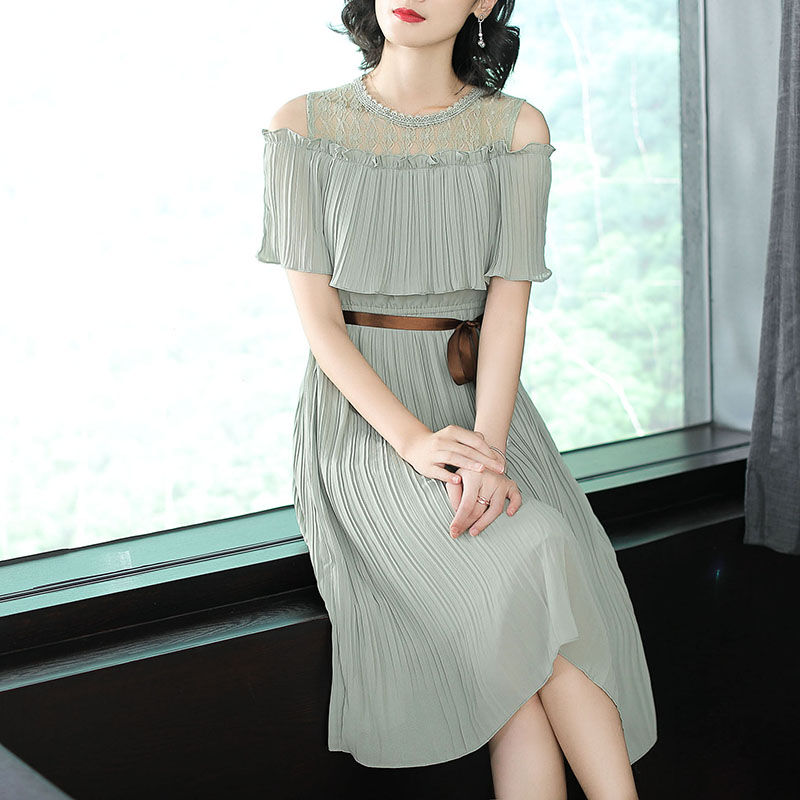 经济允许的四五十岁女人，穿穿显嫩仙女裙啊!美得太不像话了