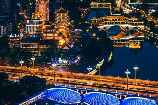 买醉向左,艳遇向右,带你见识下真实的成都九眼桥酒吧一条街