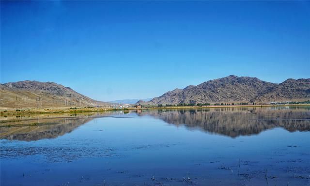 可可苏海：新疆阿尔泰山间的梦幻仙境，如一个蔚蓝色的梦