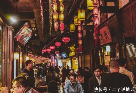 成都“最美”古街,汉服美女数不胜数,连“老外”都赞叹不已!