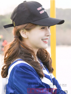 可爱俏皮的减龄发型 换个发型更显嫩