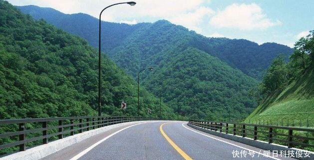 “高速1小时100公里”跟“国道2小时100公里”哪个划算答案公布