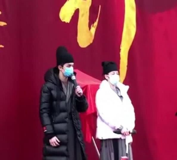  谭松韵：吴磊新剧开机！和大7岁热巴演情侣太违和，谭松韵差九岁却配一脸