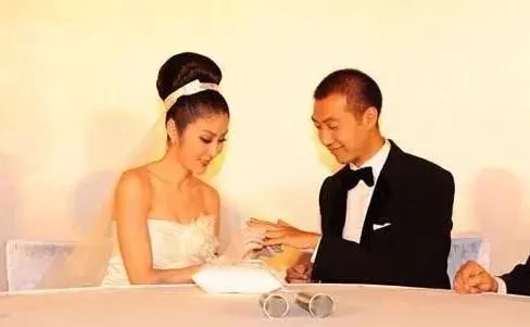 为了自证“代孕”传闻，被逼到当众脱裤子？她才是娱乐圈真公主