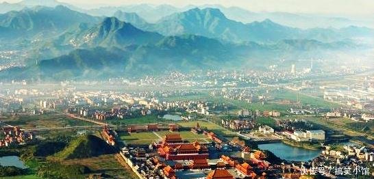 中国最任性的老人，用300亿重建了圆明园，完全复原出园林奇迹！