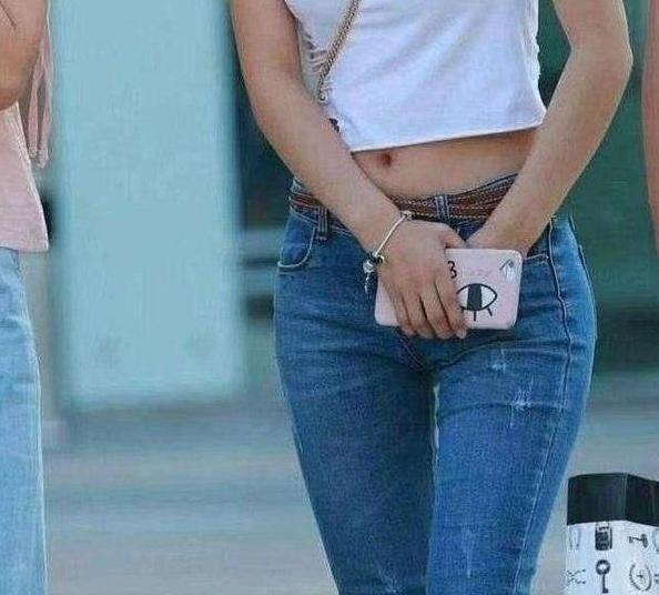 简约又百搭的牛仔裤, 给每个女人该有的美丽