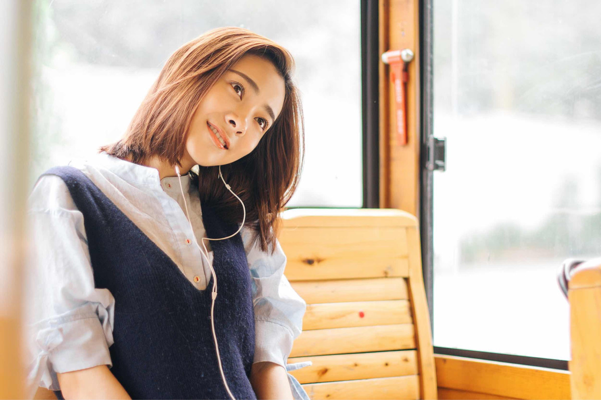 漂亮的素颜短发女孩文艺范写真