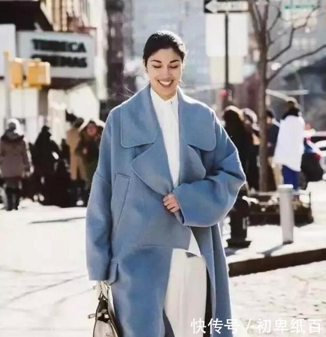  [以选择]春夏季，建议皮肤黑黄的女人，多穿穿这4种“显白色”，尽显气质