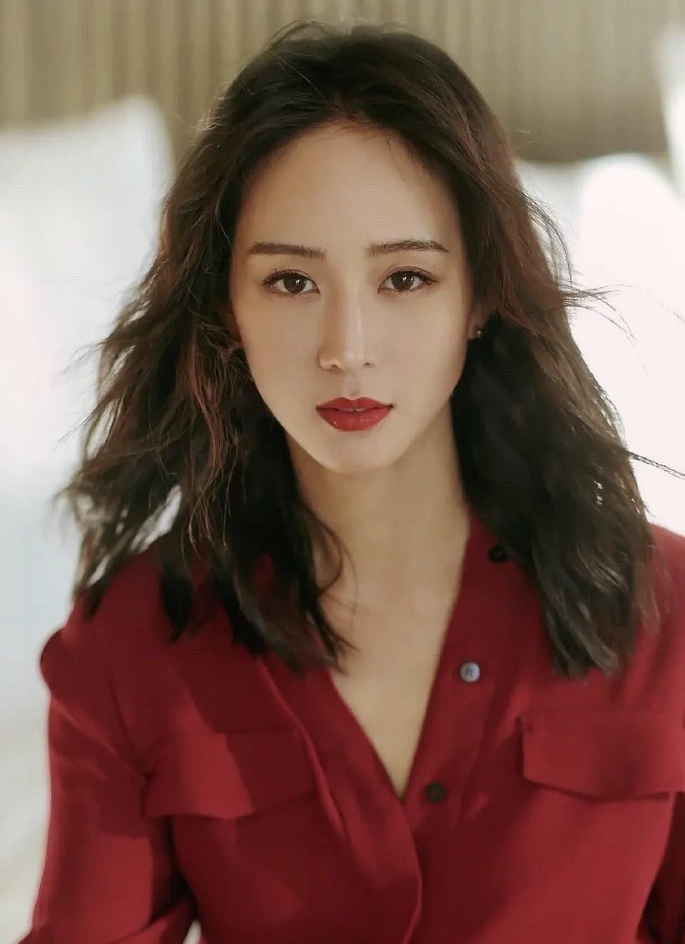  「早上」女人想要变美变漂亮，早上坚持3件事，颜值回春，素颜也精致