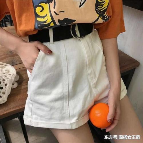 露大腿的季节到了, 选高腰牛仔短裤穿出迷人的大腿和翘臀