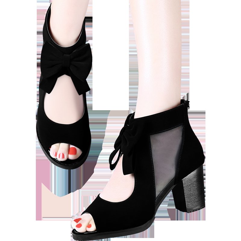 老婆把平底鞋全扔了!换上“高跟鞋”的“她”，美得挪不开眼