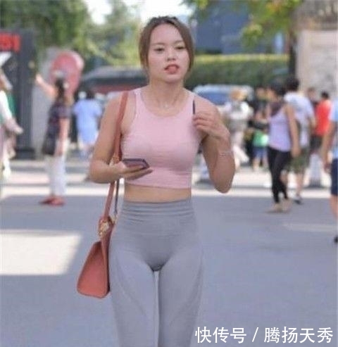  「优雅」优雅时尚的街拍：美女彰显女人味，每一时刻都事时尚瞬间