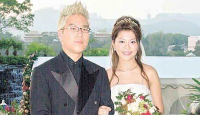 林晓峰■林晓峰43岁妻子近照,染金发气质好,夫妻结婚10多年却买不起房子